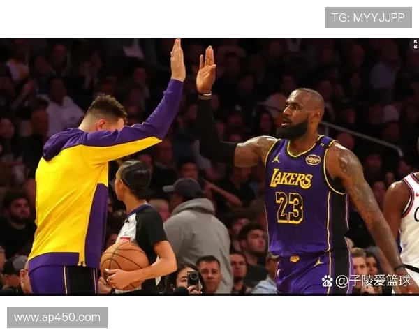 湖人三巨发力险胜快船喜忧参半